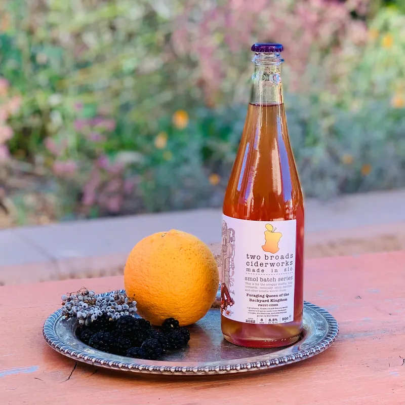 Foraging Queen of the Backyard Kingdom 2022